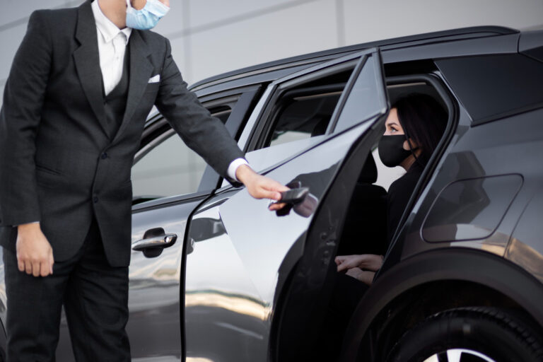 hire a private chauffeur dubai